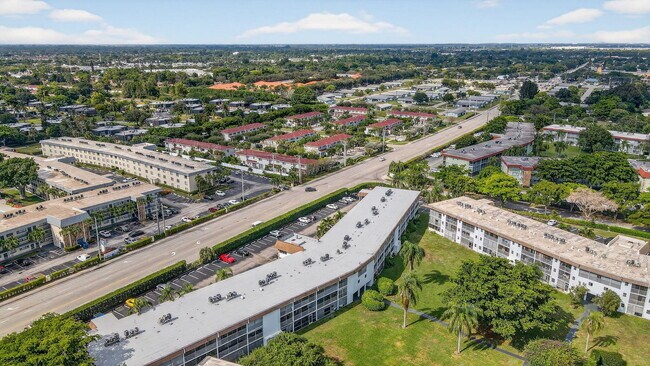 Building Photo - 2200 Springdale Blvd