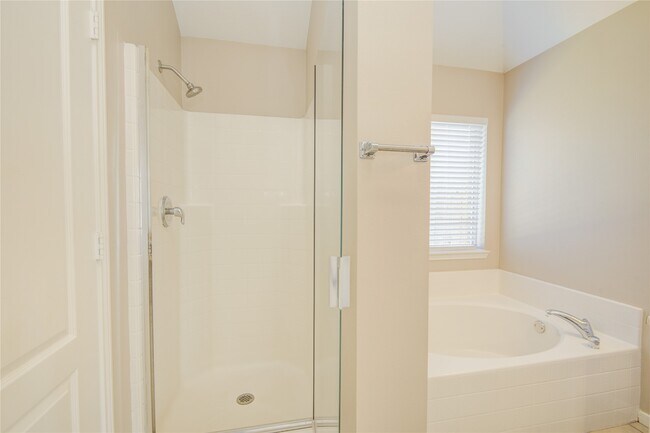 Building Photo - 17231 Hollow Sands Ct