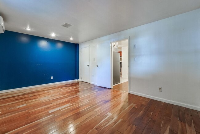 Building Photo - 354 1st St