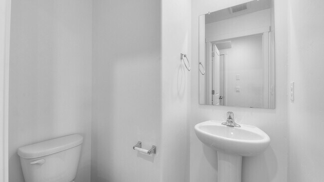 Building Photo - 4550 Horton Wy