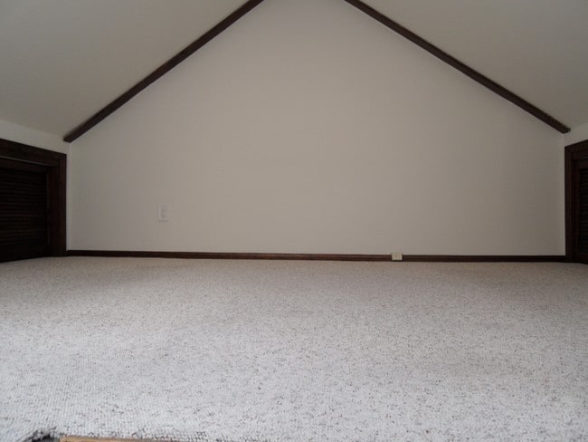 Loft - 5332 Norwich Ave