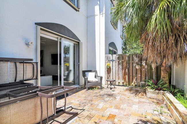 Building Photo - 4020 Murano Bay Dr