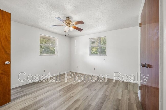 Building Photo - 9610 N 12th St