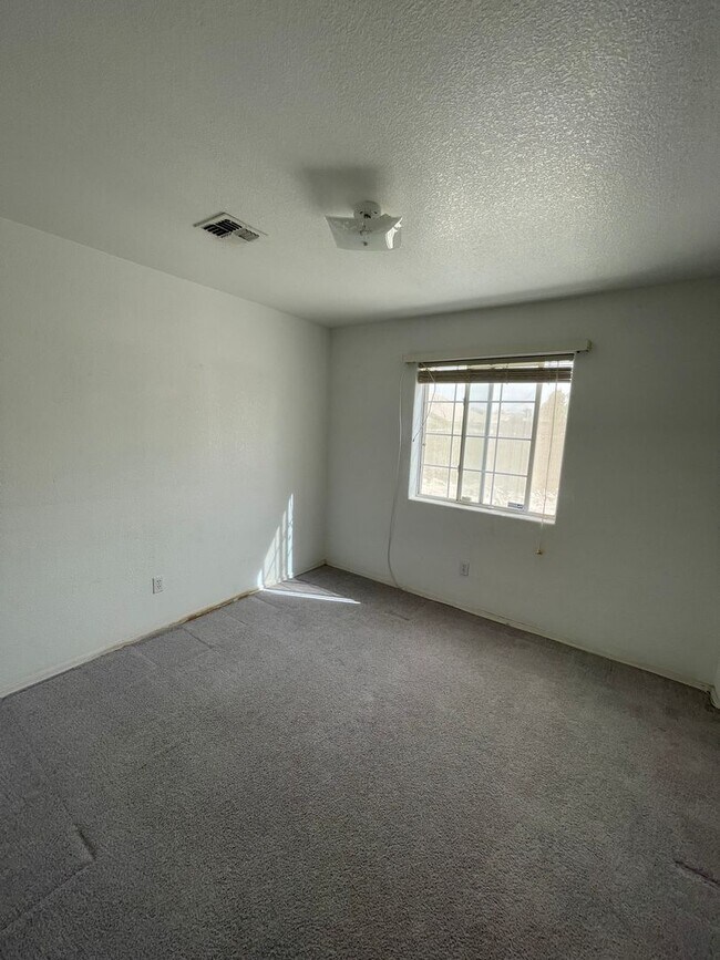 Building Photo - OFFERED FURNISHED OR UNFURNISHED - With view of the Yuma valley!