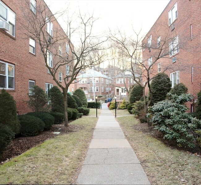 Building Photo - 57 Colborne Rd
