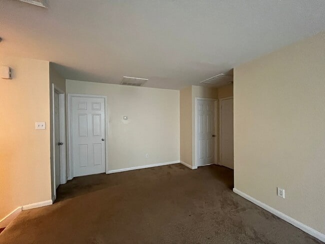 Building Photo - 15202 Lynford Crest Dr