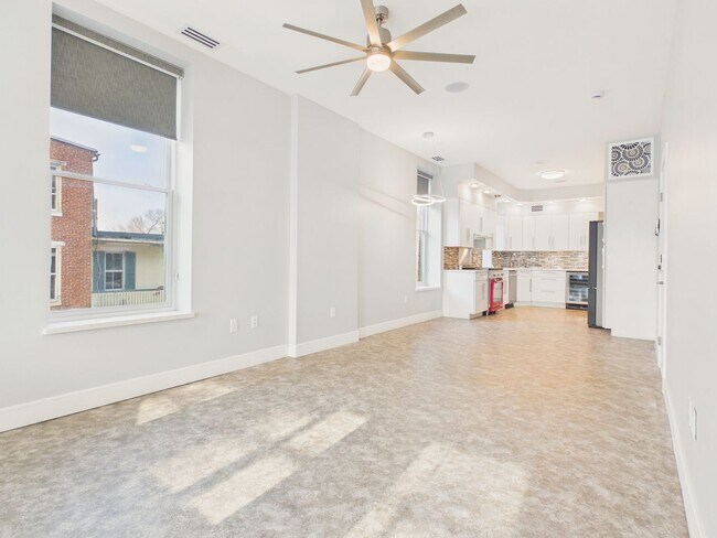 Building Photo - 1017 N Front St