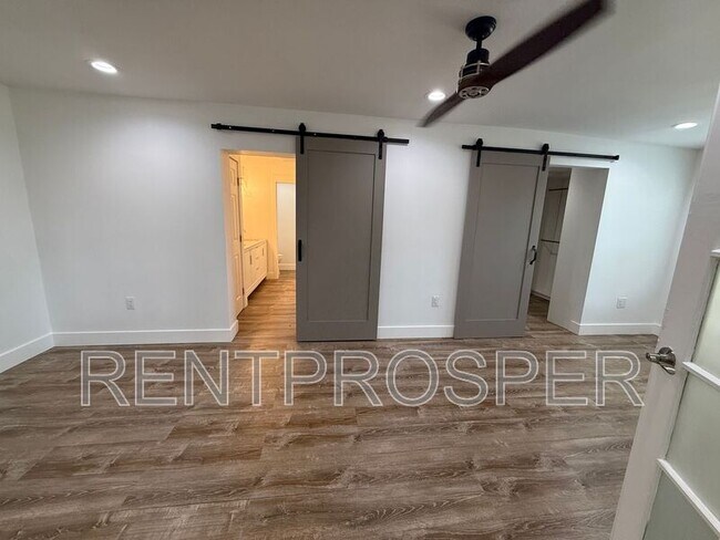 Building Photo - 1130 W Lake Brantley Rd