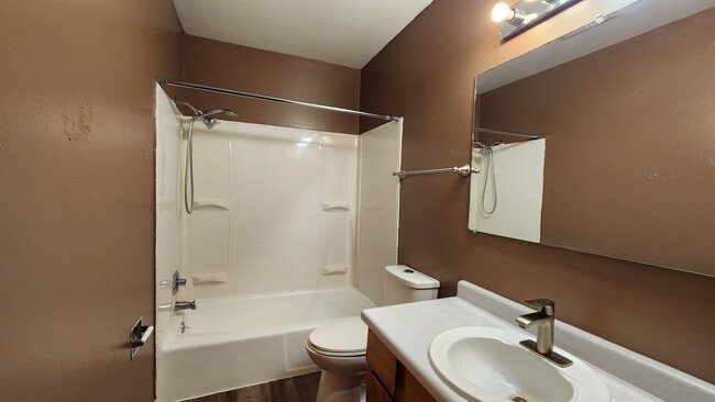 Building Photo - 2421 Adler Cir