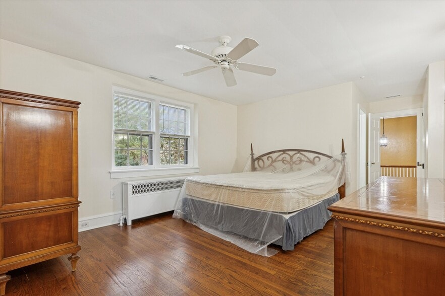 Building Photo - 134 Yew Rd