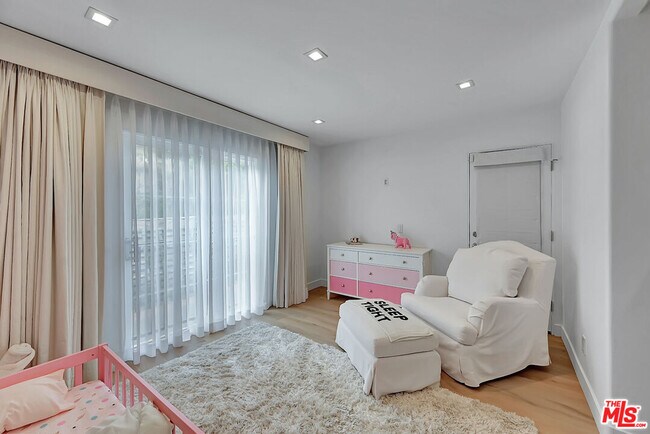 Building Photo - 6442 Lunita Rd