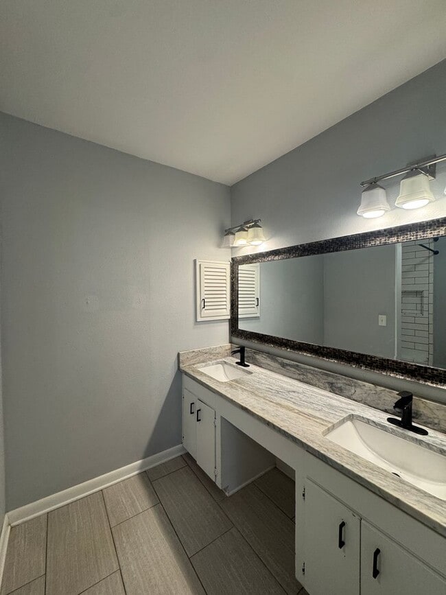 Building Photo - Rental Property