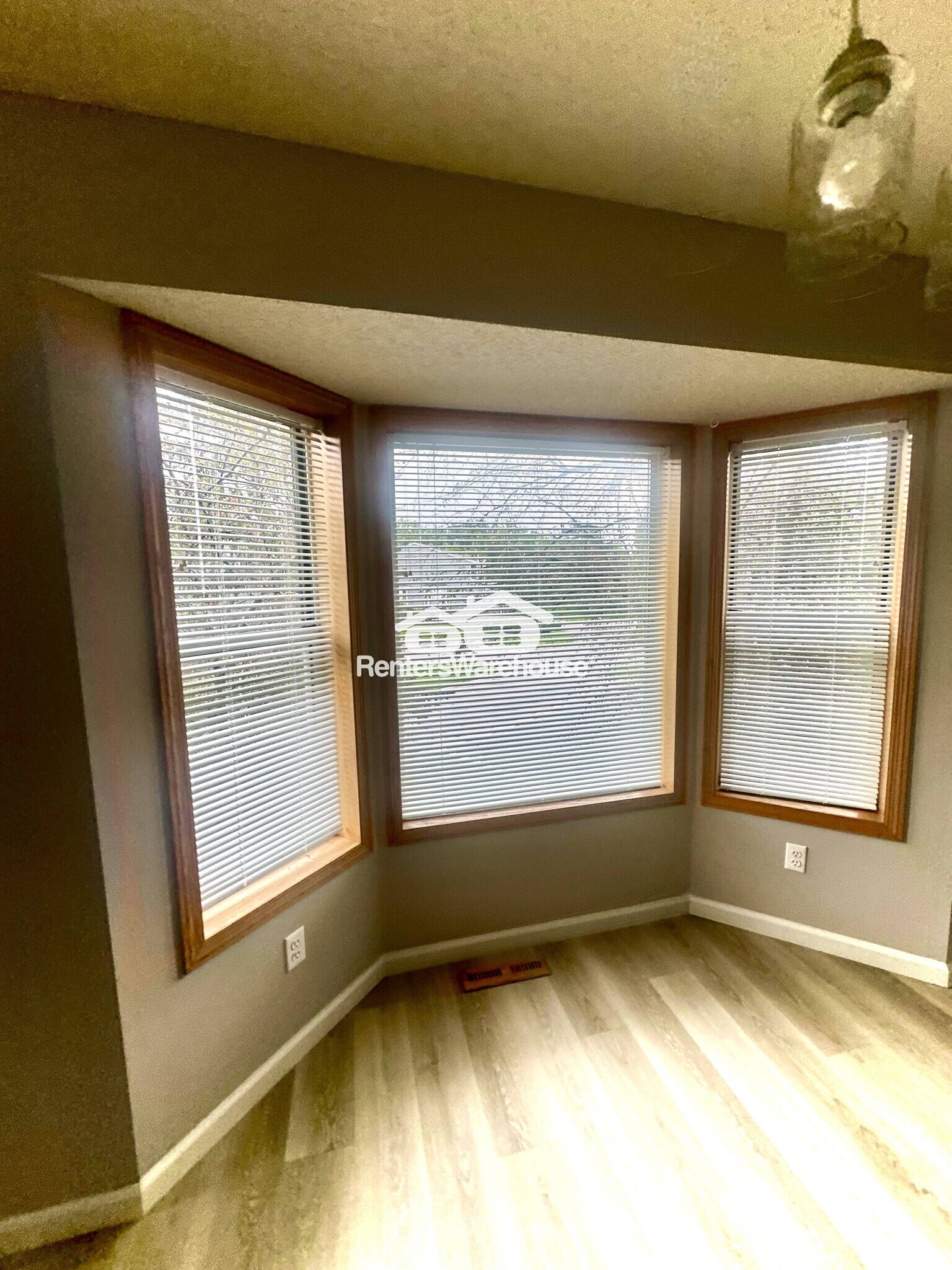 Building Photo - 14288 Estates Ave