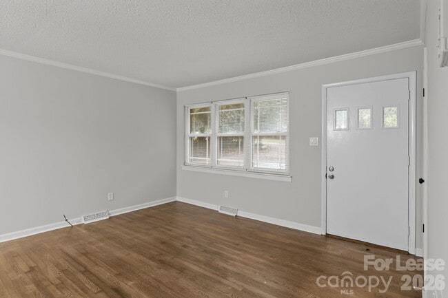 Building Photo - 5300 Hickory Ln