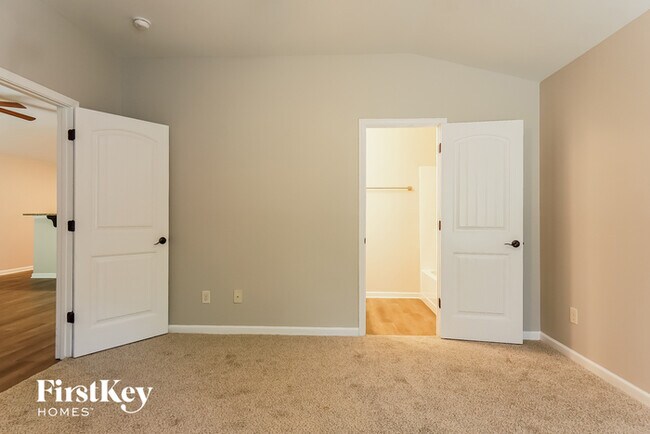 Building Photo - 321 Reed Way