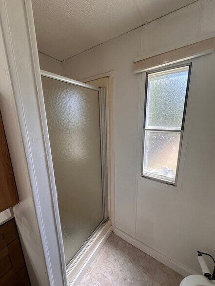 Building Photo - 7555 R H Rd