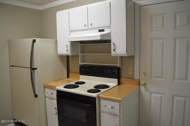 Building Photo - 2200 Marsh Point Rd