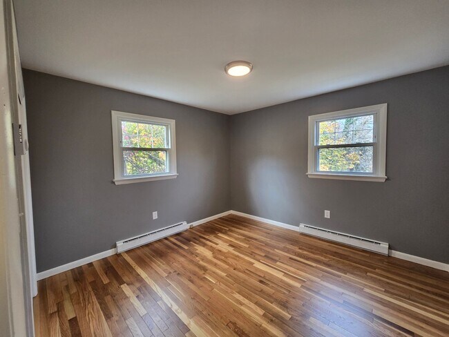 Building Photo - 1237 E Emmaus Ave