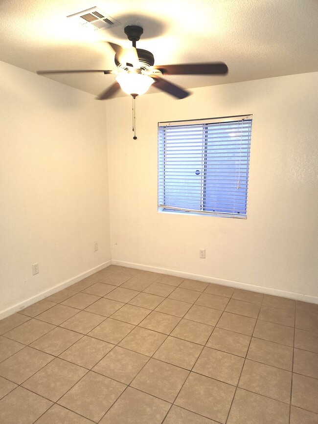Building Photo - 3 bedroom - 2 bath home for Rent