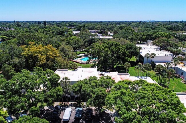 Building Photo - 144 Pinehurst Dr