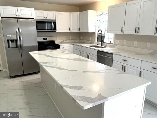 Building Photo - 4800 Madison St