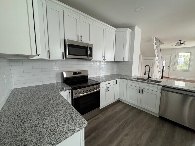 Building Photo - 1226 N 36th St