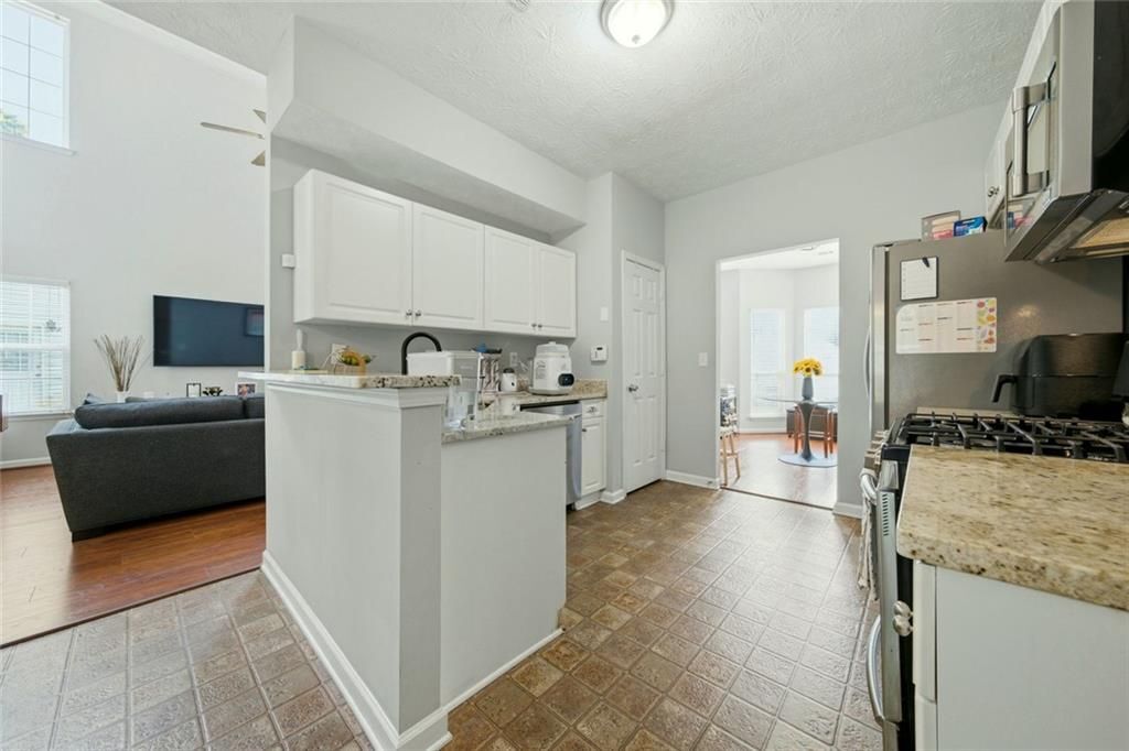 Building Photo - 983 Aspen Dr
