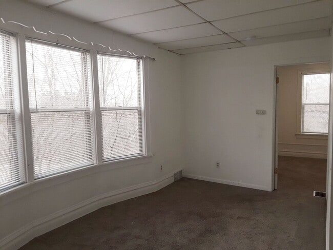 Building Photo - 732 N 23rd Ave W