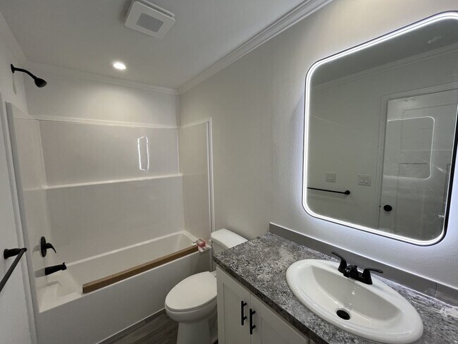 Building Photo - 5049 W Sawgrass Dr