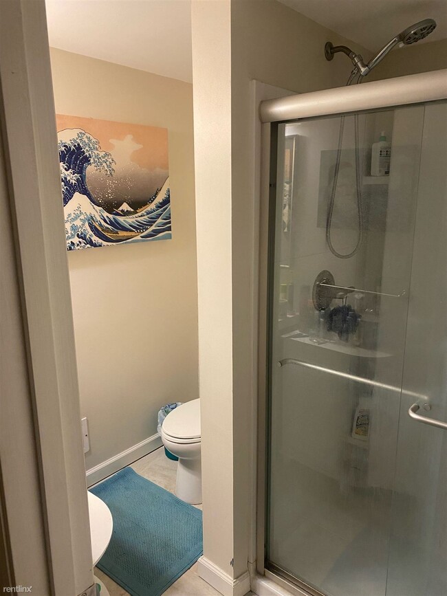 Building Photo - 4 br, 2.5 bath House - 2619 Jane St