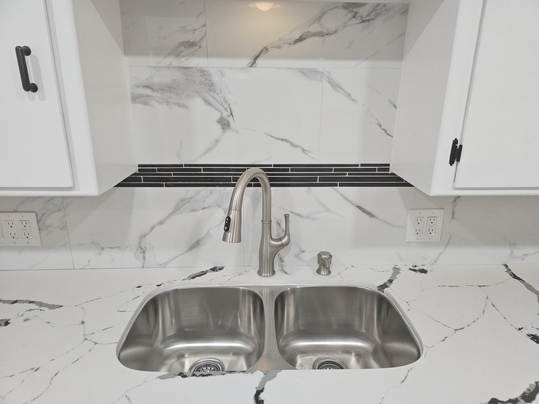 Building Photo - 1757 W 103rd St