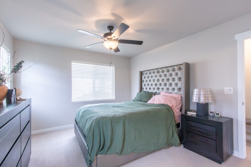 Building Photo - 5863 Summer Dream Dr