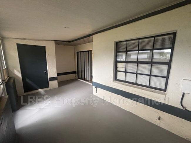 Building Photo - 2706 Graduate Ct