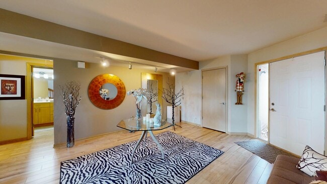 Building Photo - 8305 High Point Cir