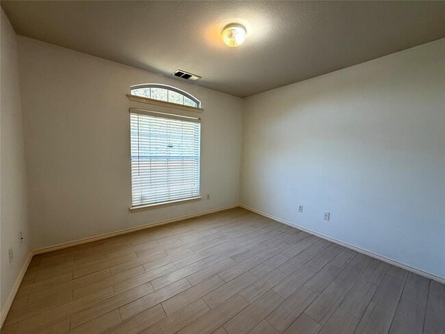 Building Photo - 917 Elderberry Tea Cove