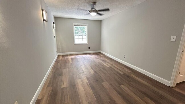 Building Photo - 1212 Utoy Springs Rd SW