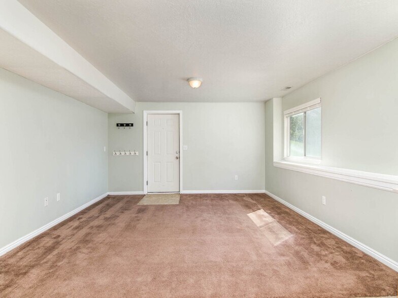 Building Photo - 1135 S 1410 E