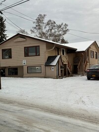 Building Photo - 901 Lathrop St