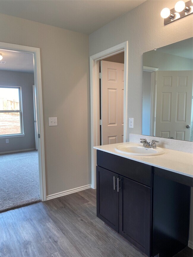 Building Photo - 802 Faison Ct