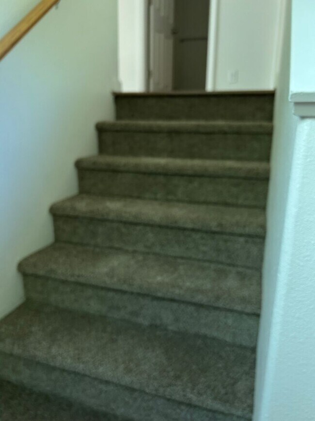 Building Photo - 582 Morgan Dr