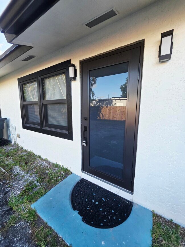 Building Photo - 4776 Carver St