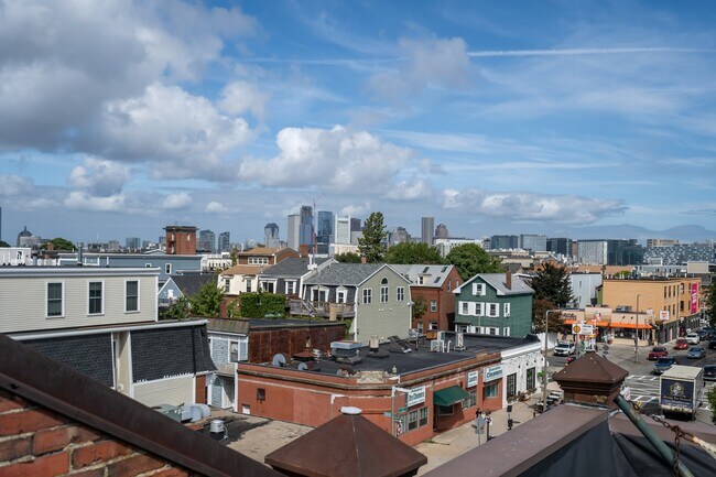 Building Photo - 106 L St