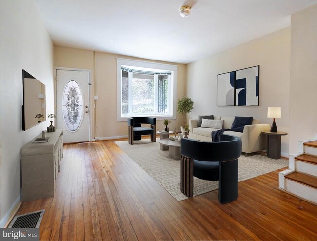 Building Photo - 132 Lauriston St