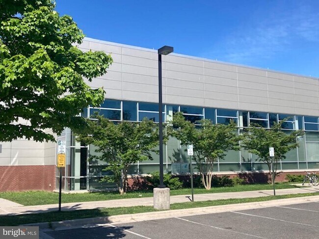 Building Photo - 5055 26th Rd N