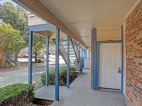 Building Photo - Location is everything!