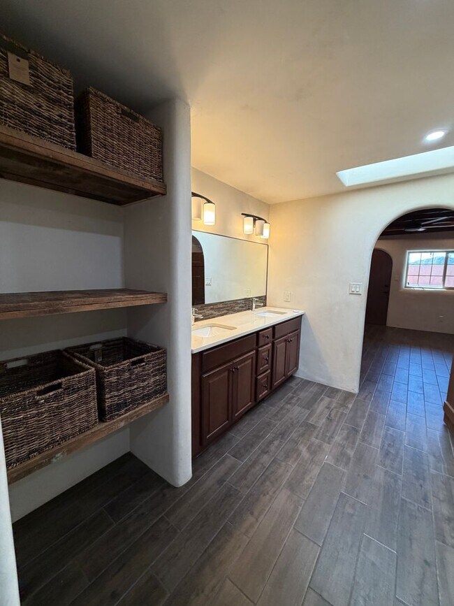 Building Photo - 152 Lorenzo Rd