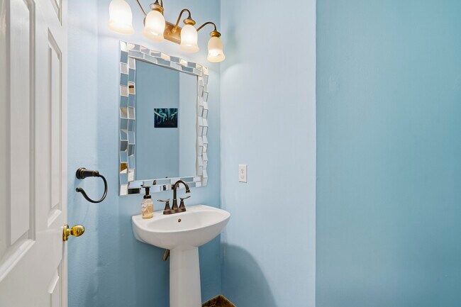 Building Photo - 2123 Mossy Trail Dr