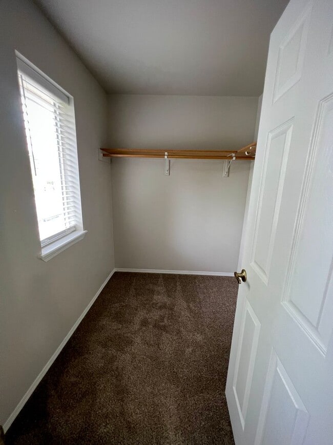 Building Photo - 1008-1010 E. Ermina