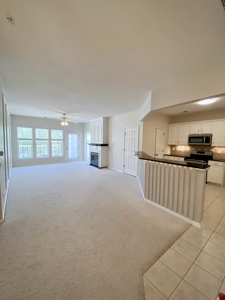 Building Photo - 14935 Santa Lucia Dr