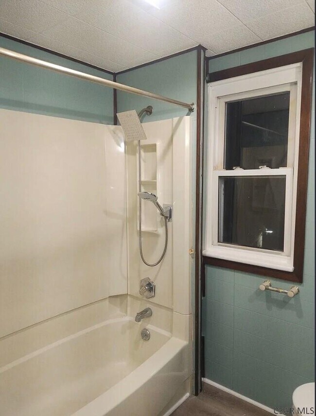 Building Photo - 444 Stone St